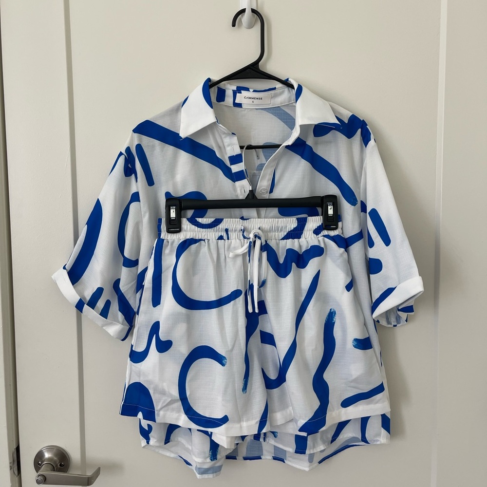 Commense Blue and White Patterned Set